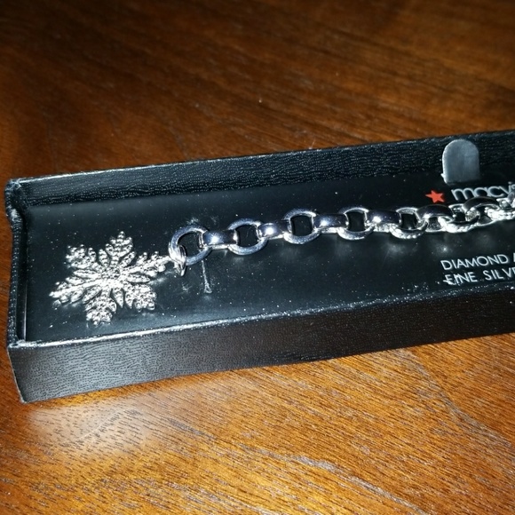 Jewelry - Picture 3 of 3